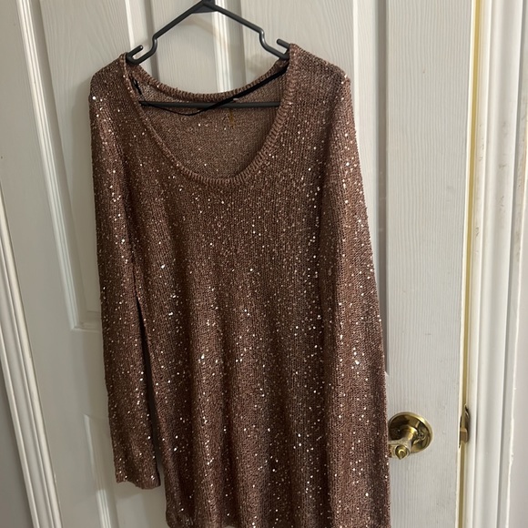 Gold sparkly fun party top - Picture 2 of 2
